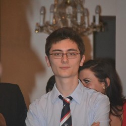 561675_373011796112634_260359960_n